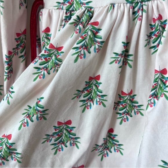 Girl August Size 7 - Picture 1 of 2